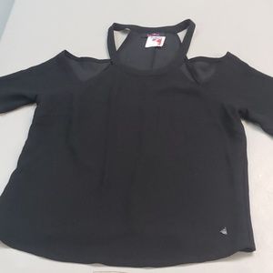 XL Lorena Rose black cold shoulder shirt